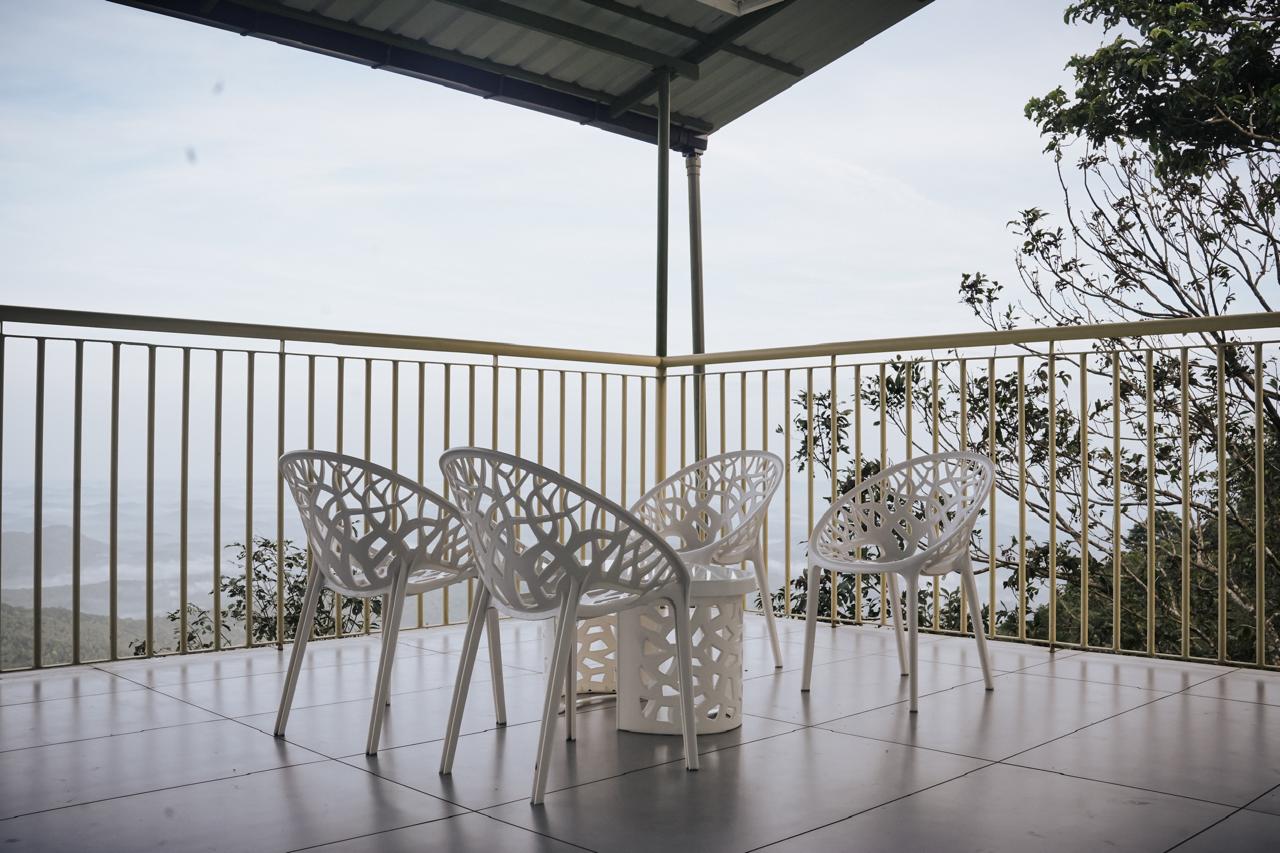 Sit-out with valley view